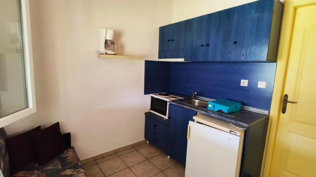 Blue Village Toroni 0*,